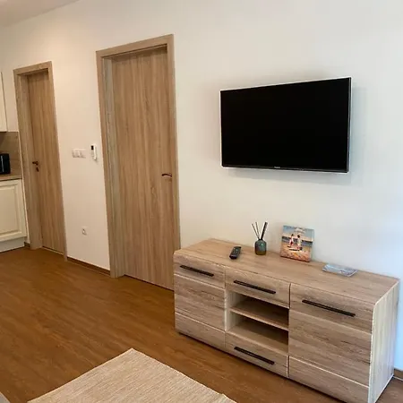 Molo Apartmanhaz *